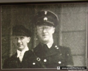 Bruno Müller (1905– 1960) leitete die Gestapo Wilhelmshaven in zwei Phasen seiner SS-Karriere. Das Foto zeigt Müller 1940 in Krakau als Mitglied eines „Einsatzkommandos“ zur Ermordung der polnischen Intelligenz, 1941 gehörte er der „Einsatzgruppe D“ in der Ukraine an. Er starb als Versicherungsvertreter in Oldenburg.