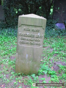 Der Grabstein von Friedrich (Fritz) Levy (1901 – 1982), des „letzten Juden von Jever“, im September 2014 (Foto H. Peters)