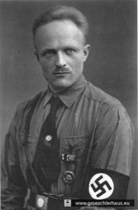 Johann „Jann“ Blankemeyer (1898 – 1982) rührte bereits ab 1921 im Raum Friedeburg/ Wittmund mit großem Erfolg die Werbetrommel für die entstehende NSDAP. Das Foto als „Reichsredner“ stammt aus späterer Zeit. (Archiv H. Peters)